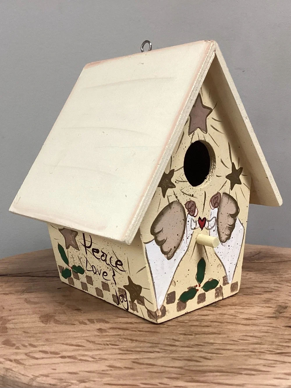 🔴 Beautiful Solid Wood Crafted Birdhouse - Hand Painted - Peace / Love / Joy